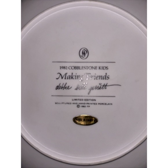Cobblestone Kids Collector Plate  1982 "Making Friends"Debbie Bell Jarrett - Picture 2 of 2